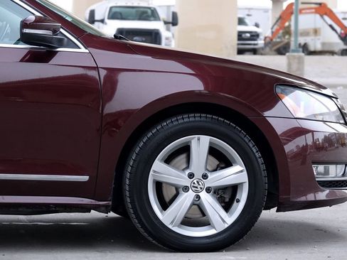 Used 2013 Volkswagen Passat TDI SEL Premium image 28