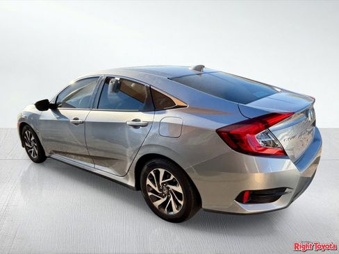 Used 2018 Honda Civic EX image 3