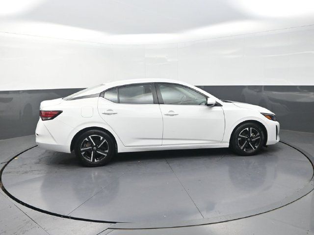 Used 2024 Nissan Sentra SV FWD image 9