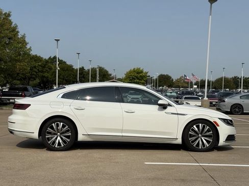 Used 2019 Volkswagen Arteon SE FWD image 3