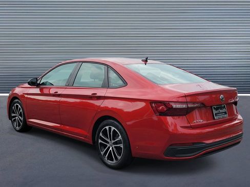 Used 2024 Volkswagen Jetta Sport FWD image 4