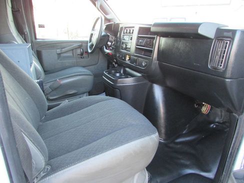 Used 2018 GMC Savana 2500 w/ Driver Convenience Package image 11