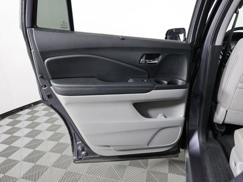 Used 2021 Honda Pilot Touring image 17
