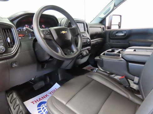 Used 2024 Chevrolet Silverado 3500 W/T image 9