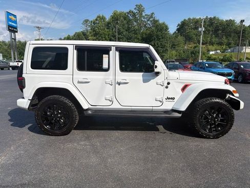 Used 2021 Jeep Wrangler Unlimited Sahara AWD/4WD image 3