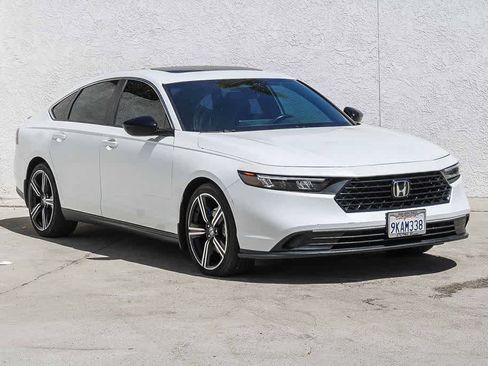 Used 2024 Honda Accord Sport image 3