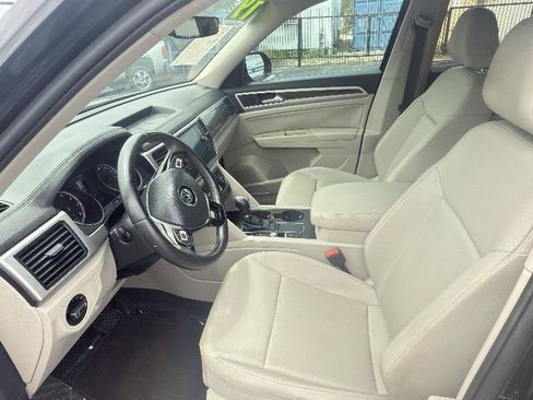 Used 2019 Volkswagen Atlas SE w/ Towing Package FWD image 4