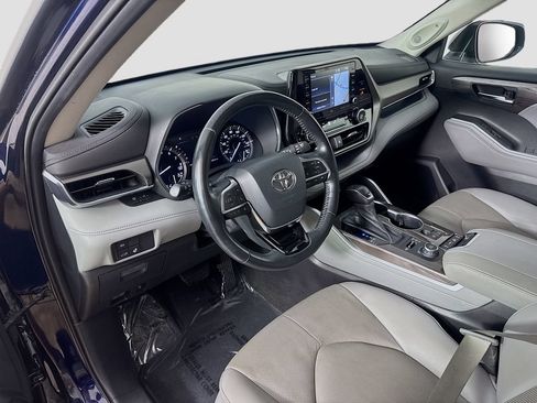 Used 2020 Toyota Highlander Limited AWD/4WD image 10