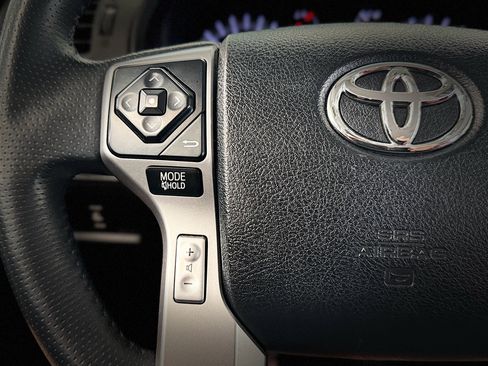 Used 2019 Toyota 4Runner SR5 AWD/4WD image 18