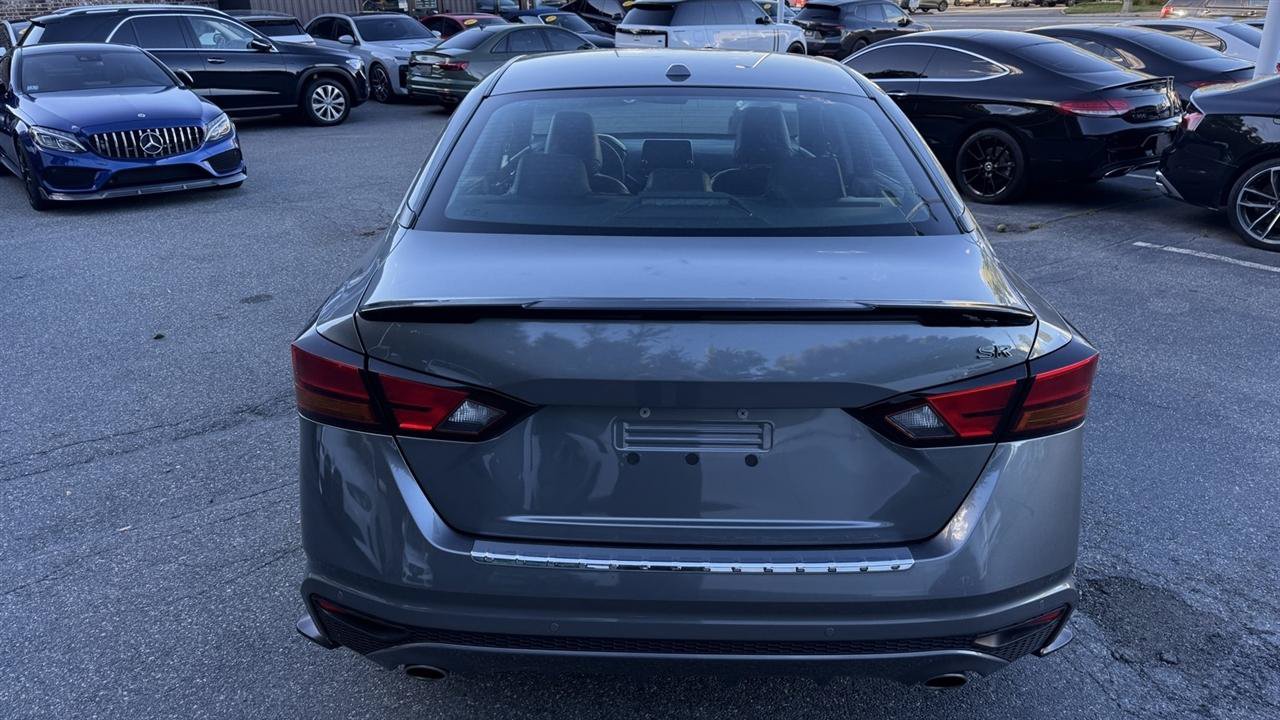 Used 2021 Nissan Altima 2.5 SR w/ SR Premium Package AWD/4WD image 16