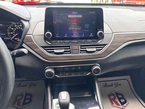 Used 2023 Nissan Altima 2.5 SV FWD image 13