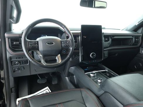 Used 2023 Ford Expedition Limited image 11