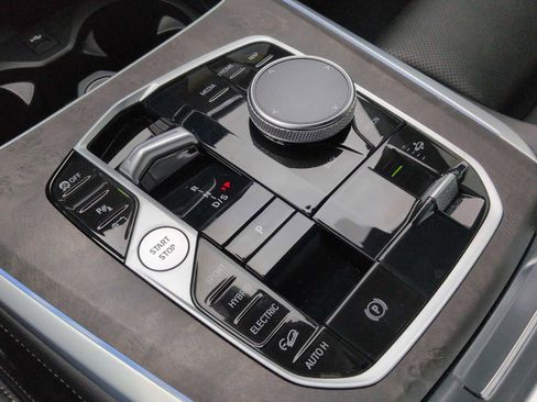 Certified 2024 BMW X5 xDrive50e w/ M Sport Package image 33