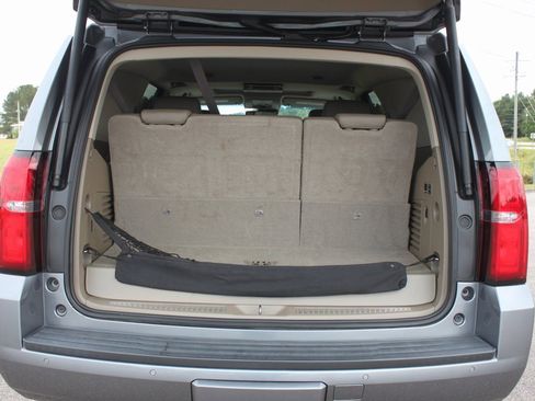 Used 2018 Chevrolet Tahoe LT image 16