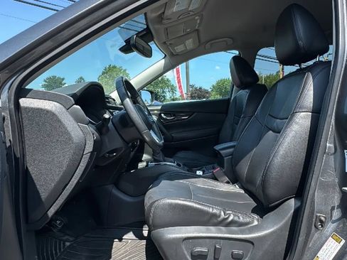 Used 2018 Nissan Rogue SL AWD/4WD image 11