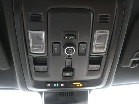 Used 2025 Chevrolet Tahoe High Country AWD/4WD image 52