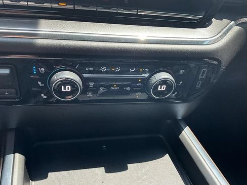 Used 2024 Chevrolet Silverado 3500 High Country w/ High Country Premium Package AWD/4WD image 27