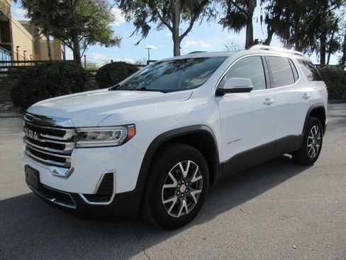 Used 2023 GMC Acadia SLE w/ Driver Convenience Package image 3