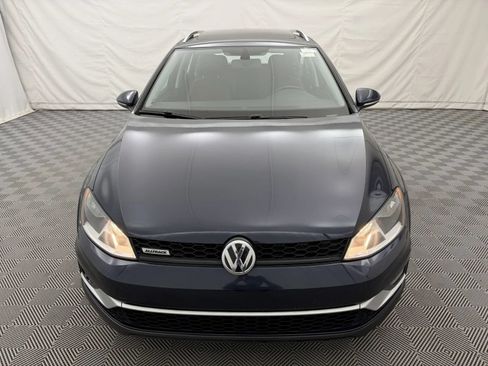 Used 2017 Volkswagen Golf Alltrack SE AWD/4WD image 3