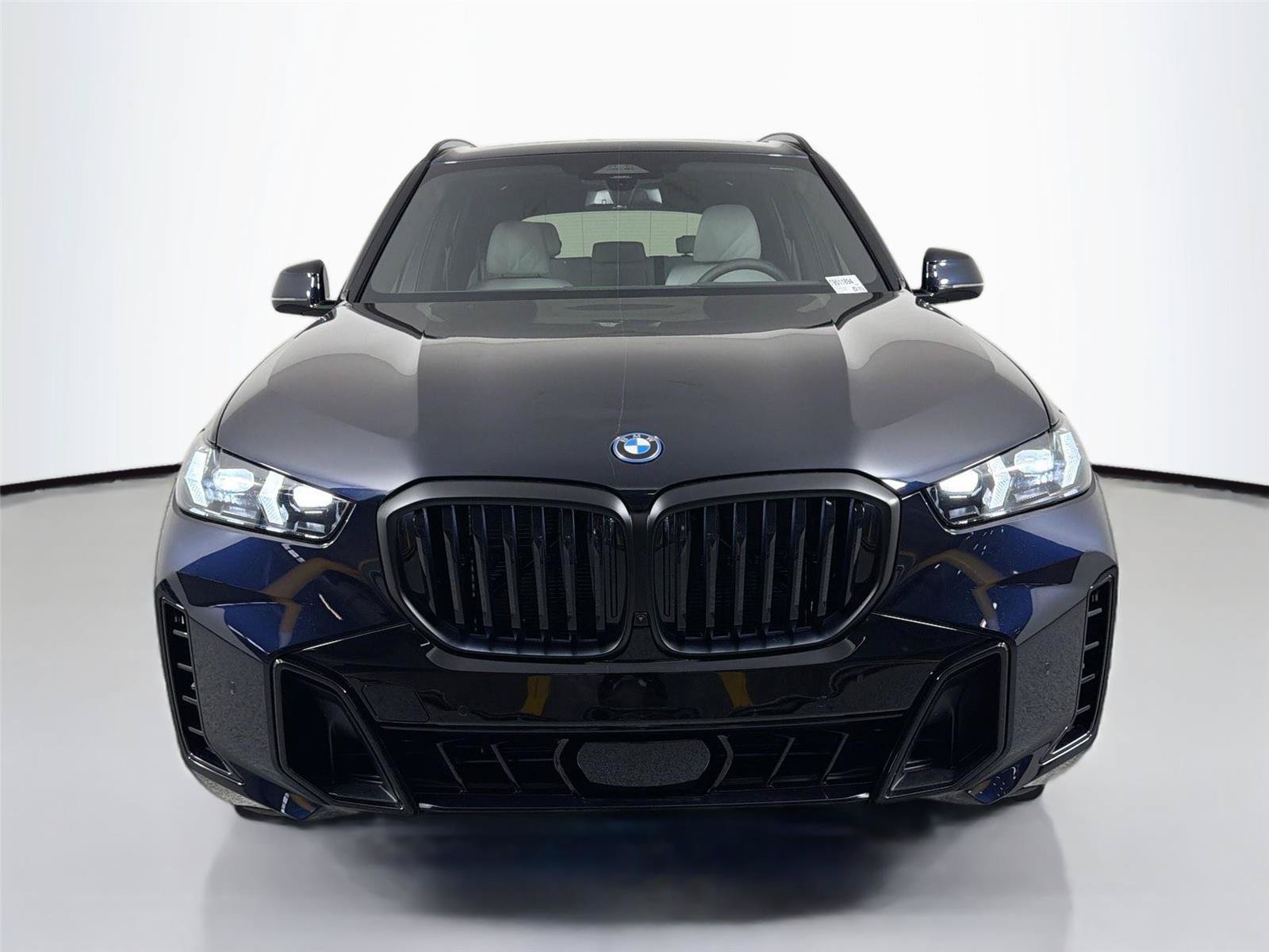 New 2026 BMW X5 xDrive50e w/ M Sport Package AWD/4WD image 2