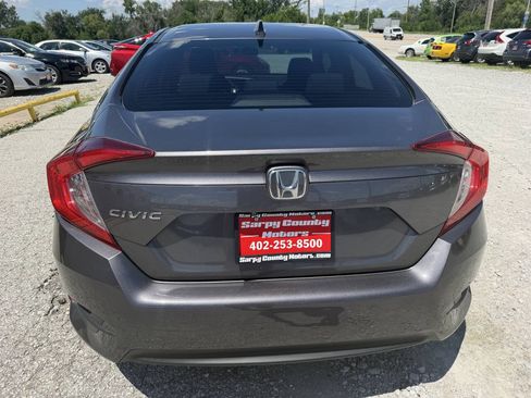 Used 2018 Honda Civic EX image 4
