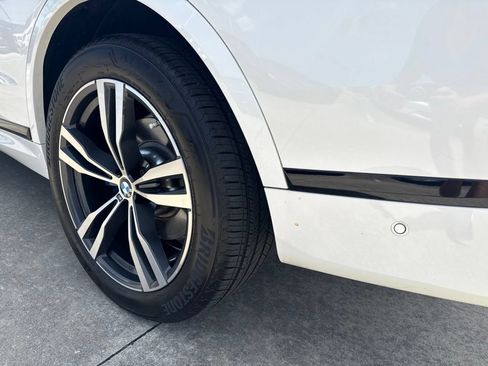 Certified 2024 BMW X7 xDrive40i w/ M Sport Package AWD/4WD image 11