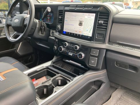 Certified 2024 Ford F350 Platinum w/ FX4 Off-Road Package image 20