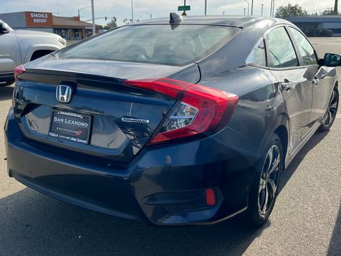 Used 2017 Honda Civic Touring image 4