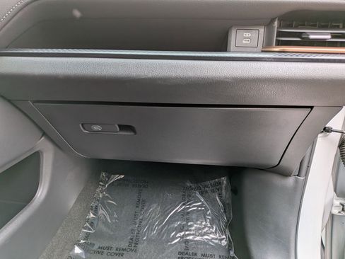 Used 2024 Toyota Grand Highlander AWD Hybrid image 31