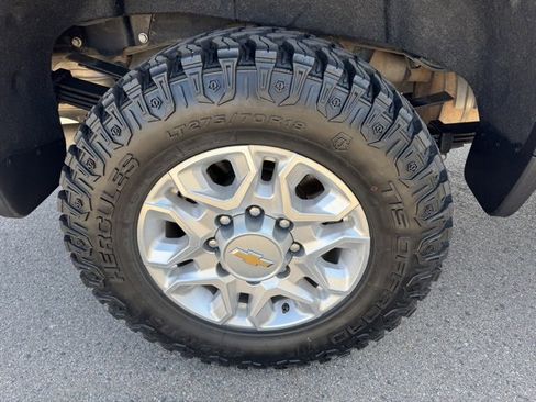 Used 2022 Chevrolet Silverado 3500 LT w/ Convenience Package image 10