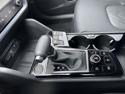 Used 2025 Kia Sportage X-Line image 30