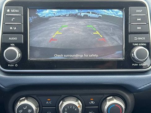 Used 2025 Nissan Versa SV FWD image 31