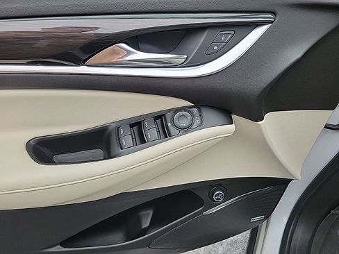 Used 2023 Buick Enclave Essence w/ Experience Buick Package image 6