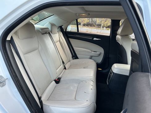 Used 2016 Chrysler 300 C image 49