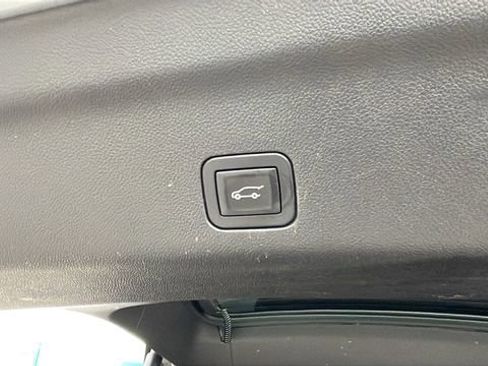 Used 2024 GMC Yukon XL AT4 w/ Technology Package AWD/4WD image 36