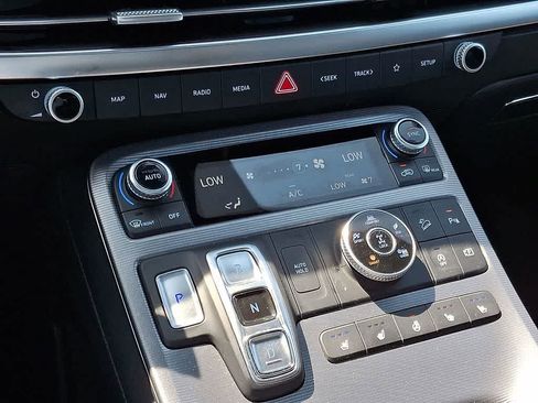Used 2024 Hyundai Palisade Calligraphy image 17