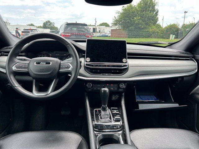 Used 2023 Jeep Compass Limited AWD/4WD image 5