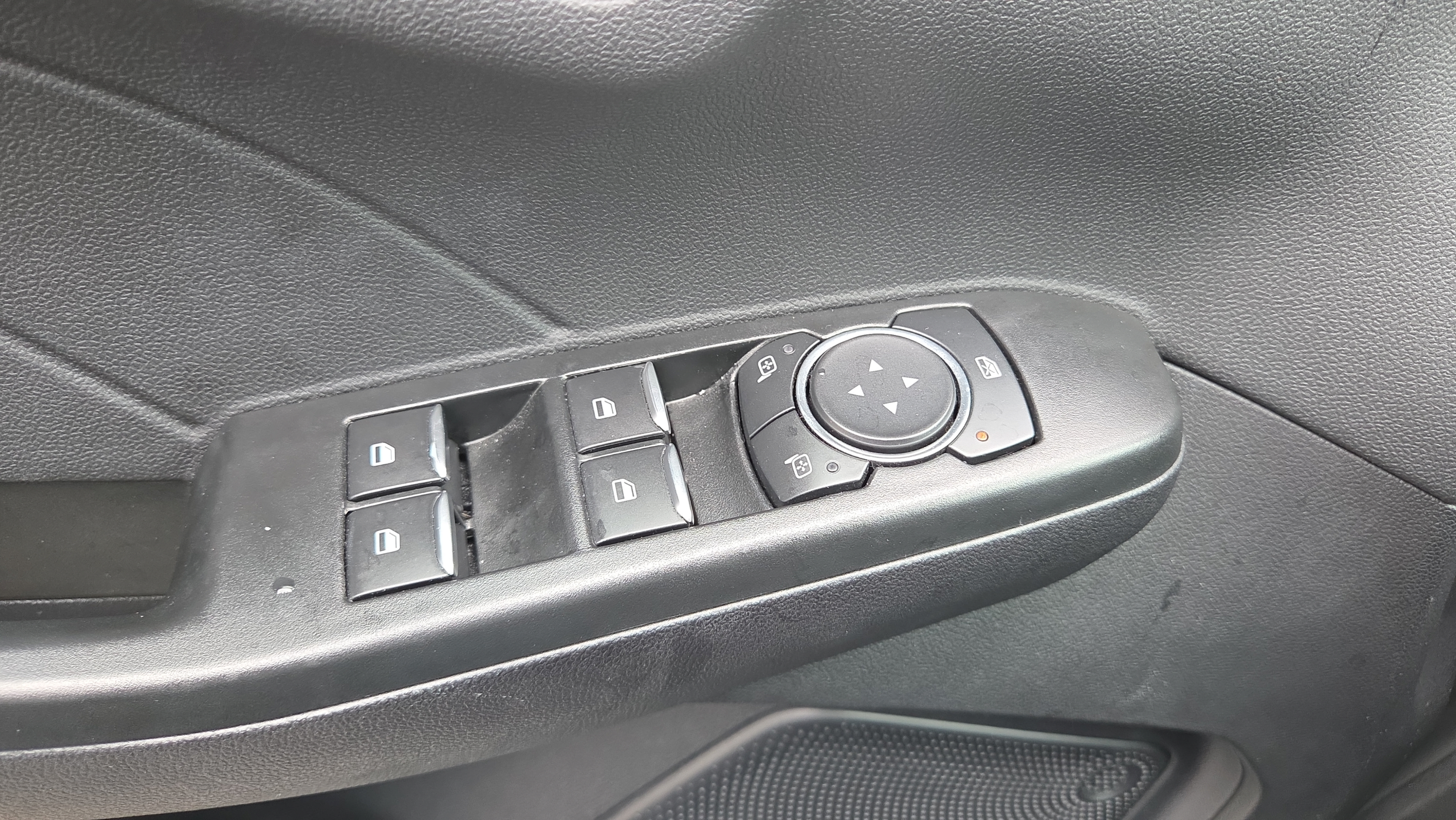 Used 2022 Ford Escape SE w/ Convenience Package FWD image 32