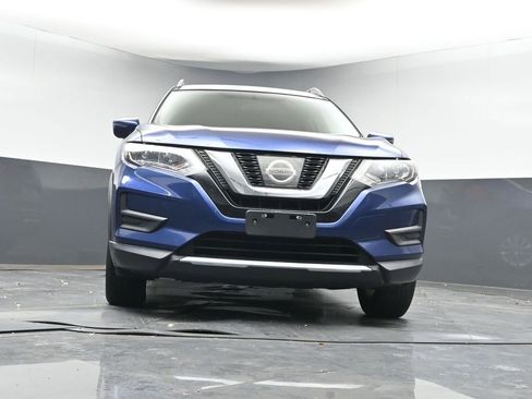 Used 2017 Nissan Rogue SV w/ Sun & Sound Touring Package image 17