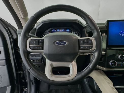 Certified 2022 Ford Expedition XLT RWD image 15