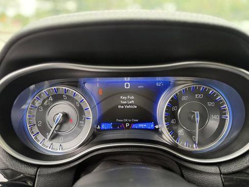 Used 2023 Chrysler 300 Touring w/ Sport Appearance Package RWD image 14