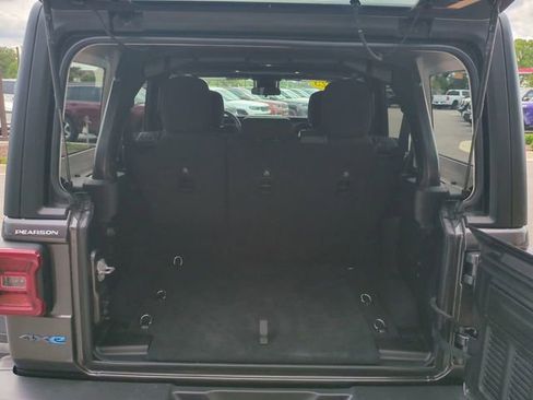 Used 2025 Jeep Wrangler Unlimited Rubicon 4xe w/ Safety Group AWD/4WD image 13