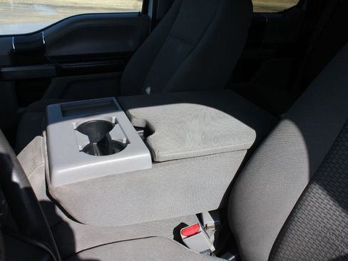 Used 2017 Ford F150 XLT w/ Trailer Tow Package image 23