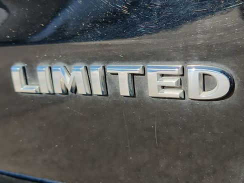 Used 2022 Jeep Grand Cherokee Limited w/ Tech Group image 11