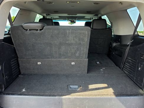 Used 2019 Cadillac Escalade Luxury AWD/4WD image 8