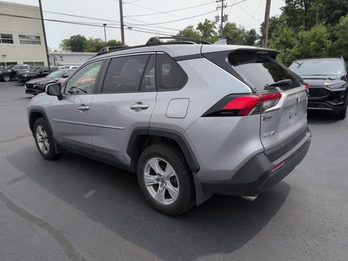 Used 2020 Toyota RAV4 XLE w/ Convenience Package AWD/4WD image 5