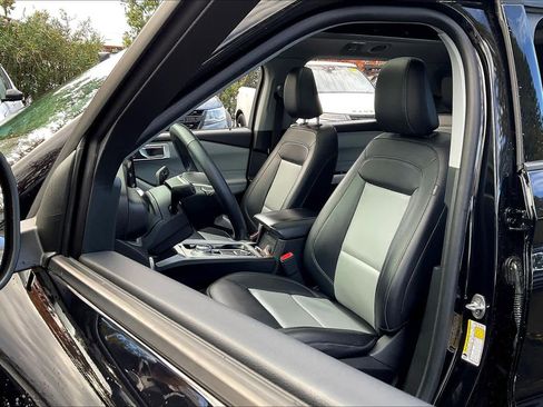 Used 2023 Ford Explorer XLT w/ Equipment Group 202A image 28