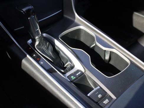 Used 2018 Honda Accord Sport image 15