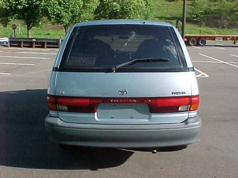 Used 1991 Toyota Previa LE RWD image 7