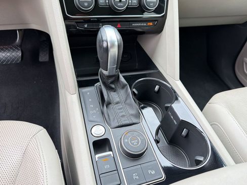 Used 2018 Volkswagen Atlas SEL Premium AWD/4WD image 18